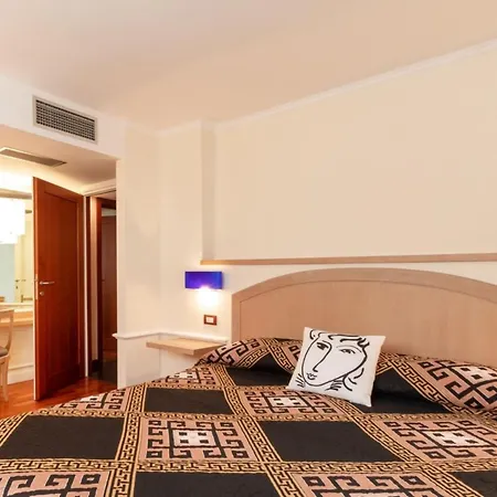Miramare Con Ampia Piscina Riscaldata E Vista Mare 别墅 *