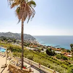 Miramare Con Ampia Piscina Riscaldata E Vista Mare *