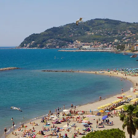 Miramare Con Ampia Piscina Riscaldata E Vista Mare Villa