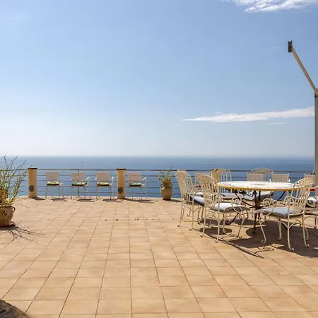 Miramare Con Ampia Piscina Riscaldata E Vista Mare Ospedaletti