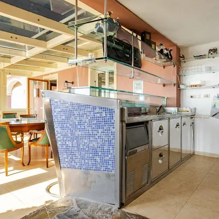 Villa Miramare Con Ampia Piscina Riscaldata E Vista Mare Ospedaletti