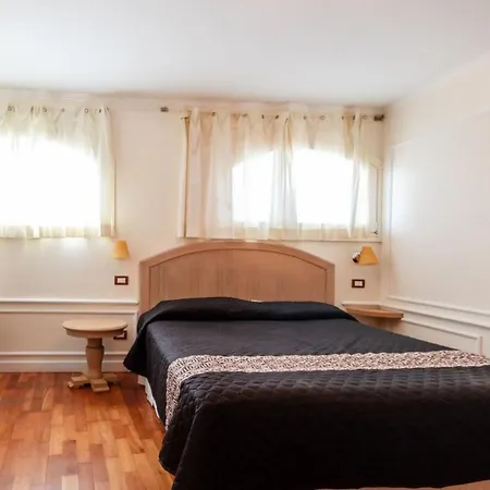 Miramare Con Ampia Piscina Riscaldata E Vista Mare Оспедалетти
