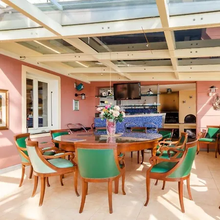 Miramare Con Ampia Piscina Riscaldata E Vista Mare * Ospedaletti