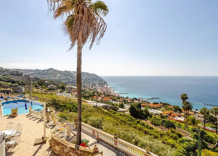 Miramare Con Ampia Piscina Riscaldata E Vista Mare *