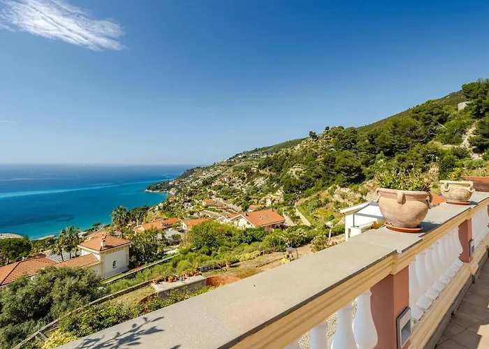 Miramare Con Ampia Piscina Riscaldata E Vista Mare Ospedaletti